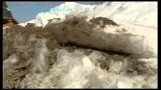 Creeping ice destroys Canadian homes
