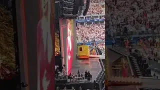 Taylor Swift is Speaking German! ,,Ich liebe euch alle