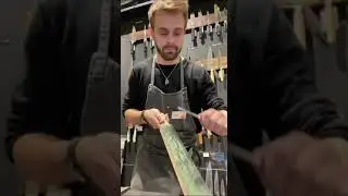 AIGUISAGE D'UN RASOIR DE BARBIER