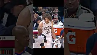 Robin Lopez trolling his brother Brook Lopez 😂 #shorts