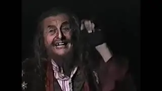 BARRY HUMPHRIES (1934-2023) in OLIVER! 1997 