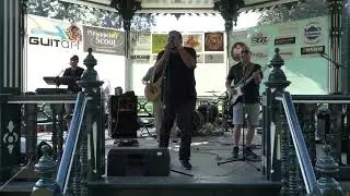 Live on stage Stone Ledge, Muziektent Oranjepark Apeldoorn, zondagmiddag 10 september 2023.