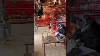Te muestro una cafeter&iacute;a en Petra por dentro. Wadi Musa. Jordania