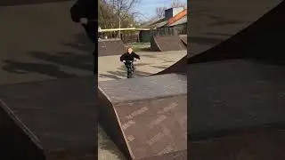 2 випа #scooter #trend #подпишись #трюковойсамокат #поставьлайк #трюкинасамокате