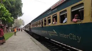 Train Arriving at Hili Border | A Travel Memory from Hakimpur