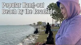 Popular Hang-out Beach by the roadside in Al Khobar अल खोबर में सड़क के किनारे लोकप्रिय हैंग-आउट बीच