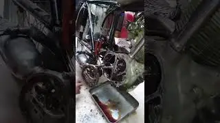 Oil blockage in returning line, cleaned sludge from oil tank