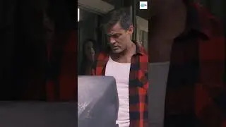 Который час? Сцена из фильма ужасов/триллера на английском языке.