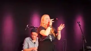 Ira May mit Eye of the Beholder am 7. Chr&uuml;z & Qu&auml;r Kleinkunstfestival der Oberen M&uuml;hle in D&uuml;bendorf