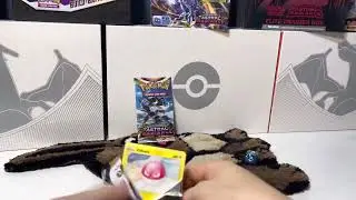 Pack 15 Charizard UPC 3 Vivid Voltage - Pok&eacute;mon TCG: Sword & Shield
