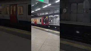 London Underground S7 circle line stock 1/12/2025 #shorts #shortsfeed #london #train #2025