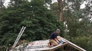 Garden Cabin / Shed Build - Install the Ridge Capping and more Wall Cladding - Urban Garden Build
