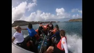 Dive Bus BOAT diving to Eastpoint Reef