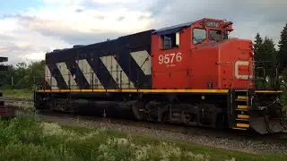 Start Up - CN GP40-2W 9576