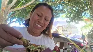 Un dia lunes de plaza ,de compras con mi esposo caldo de mojarras delicioso .