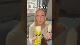 Alla ragazza spinta non piace essere respinta