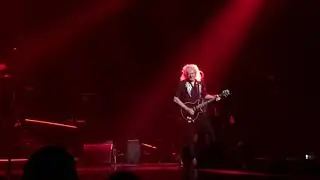 Fat Bottom Girls (live) Queen + Adam Lambert 2018 Toronto #queen #adamlambert
