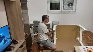 Timelapse: Assembling Two IKEA P&Aring;HL Desks for a Kids&rsquo; Room | Quick and Easy Setup