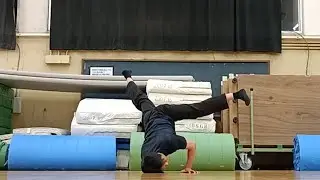 チェアからトーマスやったり、トーマスの後ろ腰を意識したり。（人型チェアでなくノーマルのチェアです）