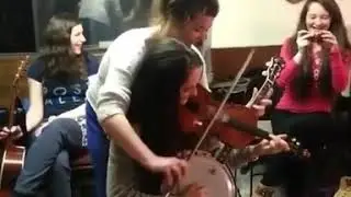 Violino e Banjo a duas m&atilde;os