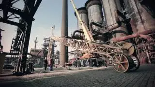 Bolt Tower - v&yacute;stavba