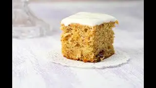 Very quick healthy carrot orange cake made with olive oil and no processed sugar