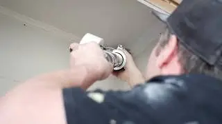 Taping with The Drywall Master Mini King Taper