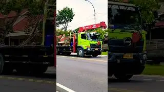 TRUK BESAR TRONTON CRANE TOWING PANJANG HINO TANPA MUATAN NGEBUT #shorts #trending #viral