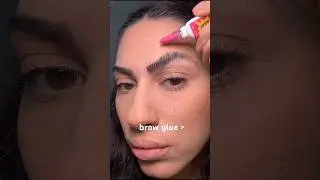El mejor pegamento para cejas