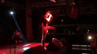 No.1 Hiç ışık yok (SoldOut) İzmir konseri 02.05.2018