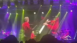 Desde Santiago de Chile hasta París, con sublimes melodías de Richard Clayderman