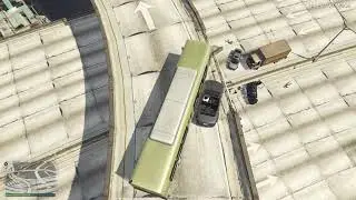 INSANE GTA 5 GLITCH – NPCS DRIVE OFF OVERPASS & EXPLODE! 🤯CAR GO BOOM CRASH TEST CAR GUN MODE