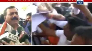 Telangana Bill tabled in AP assembly, MLAs clash