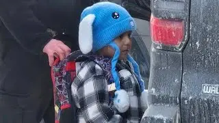 JASMINE CROCKETT SHOWED 5 YEAR OLD LITTLE LIAM IN HIS FATHERS ARMS LOOKING LIFELESS  IN THE ICE JAIL