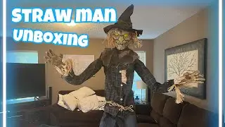Spirit Halloween: STRAW MAN UNBOXING & SETUP!