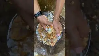 Found a stone that looks like soft gold and contains gold