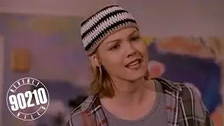 Kelly Taylor Gets Drunk!