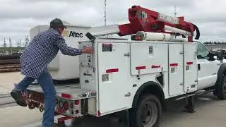 2007 Ford F-550 Bucket Truck (Lift Operation)