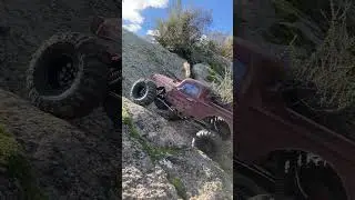 RedCat Everest 10 at Rainbow Canyon Rd Temecula. Thanks for watching. Enjoy ! #rccar #redcat