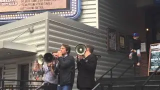Hanson sings Great Divide via megaphone after The Walk in Dallas, TX on 10/25/15