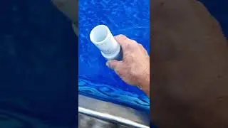 Как пропылесосить бассейн ручным пылесосом #чисткабассейна #плавательныйбассейн #пылесосбассейна