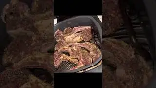 Air-fryer Lamb-chops. Easy and super simple. 2 ingredients: 1.McCormick steak seasoning 2.Lamb chops