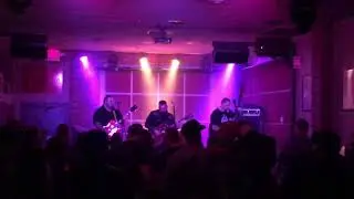 &ldquo;Shake it&rdquo; live by Motor City Riot