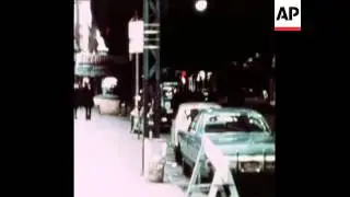 SYND 21-1-73  POLICE SURROUND GUNMEN & HOSTAGES IN SPORTS SHOP IN BROOKLYN