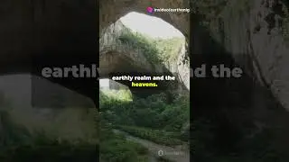 The Doorway to Heaven: China&rsquo;s Sacred Gateway on Tianmen Mountain