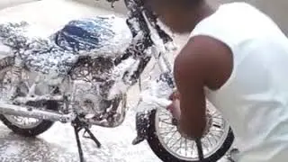 LAVAR AUTOS FACIL  CON ESPUMA CASERA
