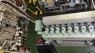 Ships main engine #ship #marineservices #shipship #marinelife 