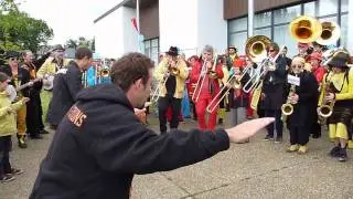 Les vents dominants - Les 5 fanfares sous la direction des Fonk'farons