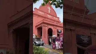 #english man mills about #melaka #malaysia #jonkerstreet #jonkerwalk #malaysian #vlog #food #travel