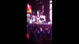 Drake Live in Times Square New York on New Years Eve 2012 (Echilon Media)